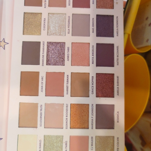 Ciate I am Woman eyeshadow palette - Picture 3 of 3